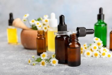 How to Choose the Right Essential Oil for Perfumery, Candles & Cosmetics?